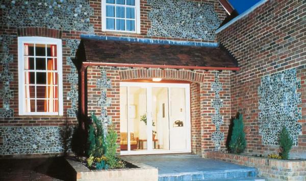 以Hi-end音質標準打造的時尚齊柏林飛艇 - B&;W Zeppelin5代 以Hi-end音質標準打造的時尚齊柏林飛艇 - B&;W Zeppelin5代