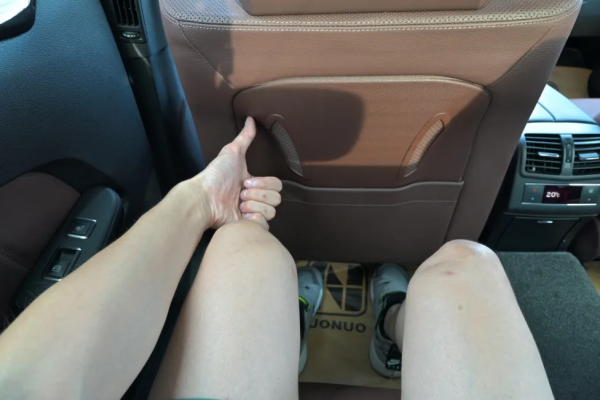 苦等兩年,終得六缸自吸賓士E300L,9年只跑4.5萬公里 苦等兩年,終得六缸自吸賓士E300L,9年只跑4.5萬公里