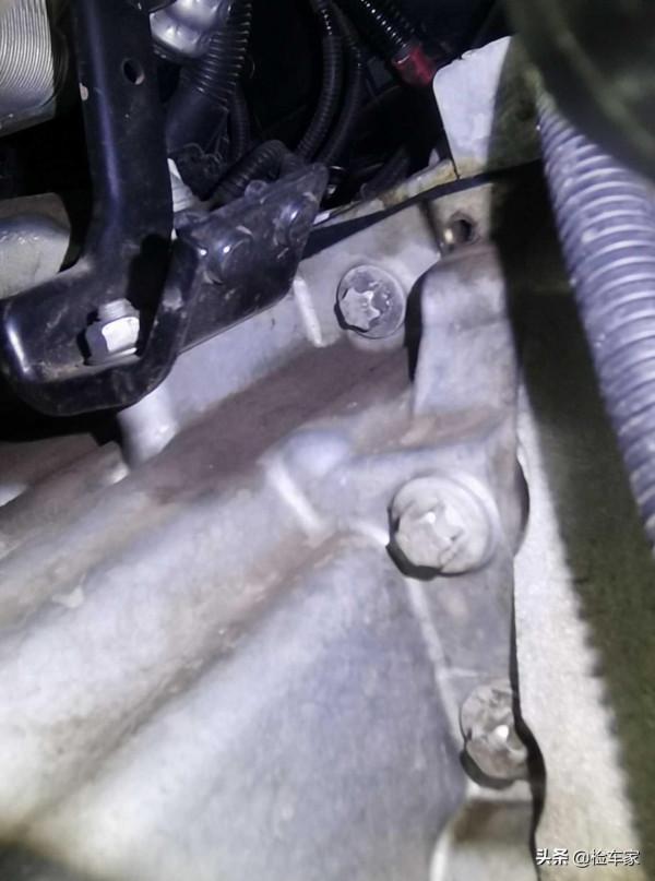 原價118萬的寶馬740不被愛惜，如今15萬甩賣，買主：這什麼玩意兒