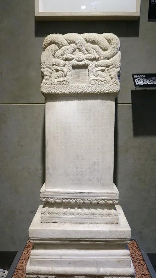 一個7歲小女孩的墓葬震驚考古界,而她的父親索額圖卻下場悽慘 一個7歲小女孩的墓葬震驚考古界,而她的父親索額圖卻下場悽慘