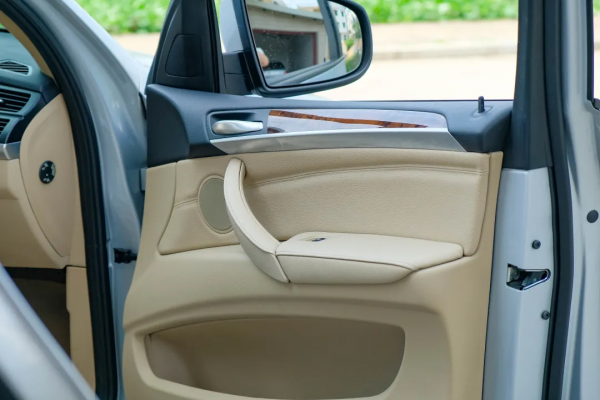 二手寶馬X5硬實力面面俱到，20來萬價效比令人怦然心動