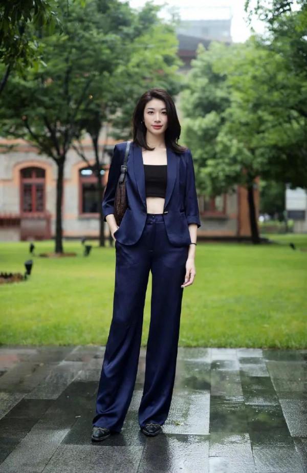 看街拍 識包包：芬迪tote、水桶包、腋下包、手拿包穿搭示範