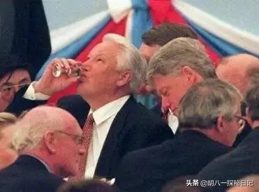 俄羅斯的酒文化：被伏特加控制的戰鬥民族，禁酒究竟有多難？