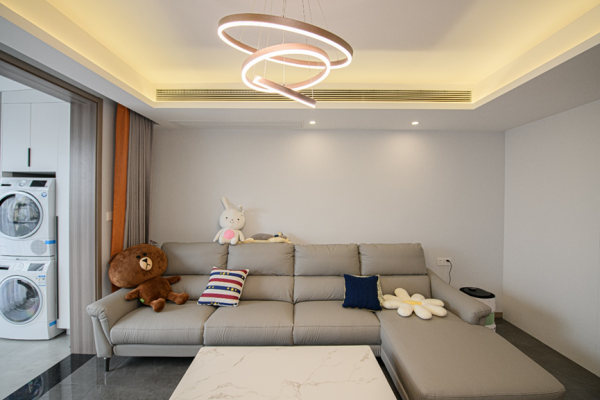 28萬將91㎡毛坯房打造成時尚現代風，巧改餐廳多出一面收納牆