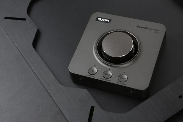 桌面音訊“全能選手”——創新Sound Blaster X4 桌面音訊“全能選手”——創新Sound Blaster X4