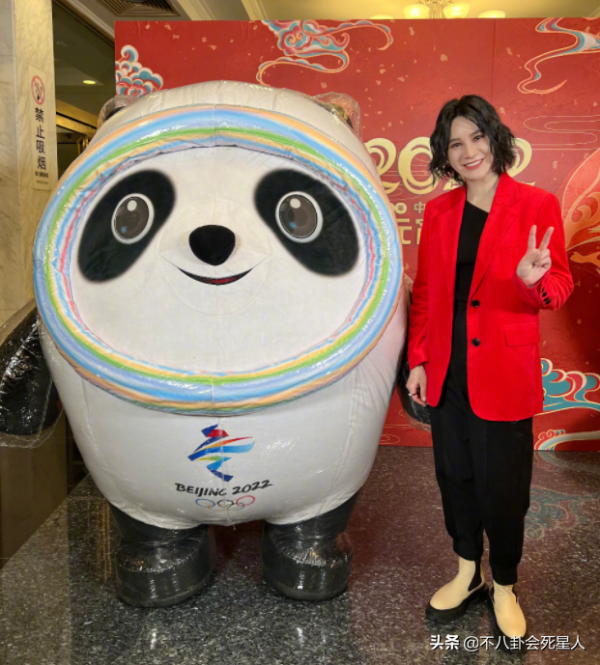 央視元宵女星PK：毛曉彤贏了金晨，萬茜&OpenCurlyDoubleQuote;敗&rdquo;在服裝上