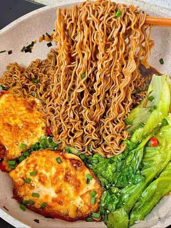 這3款小眾泡麵建議嚐嚐，飽腹便宜還免煮，味道不輸“康師傅”