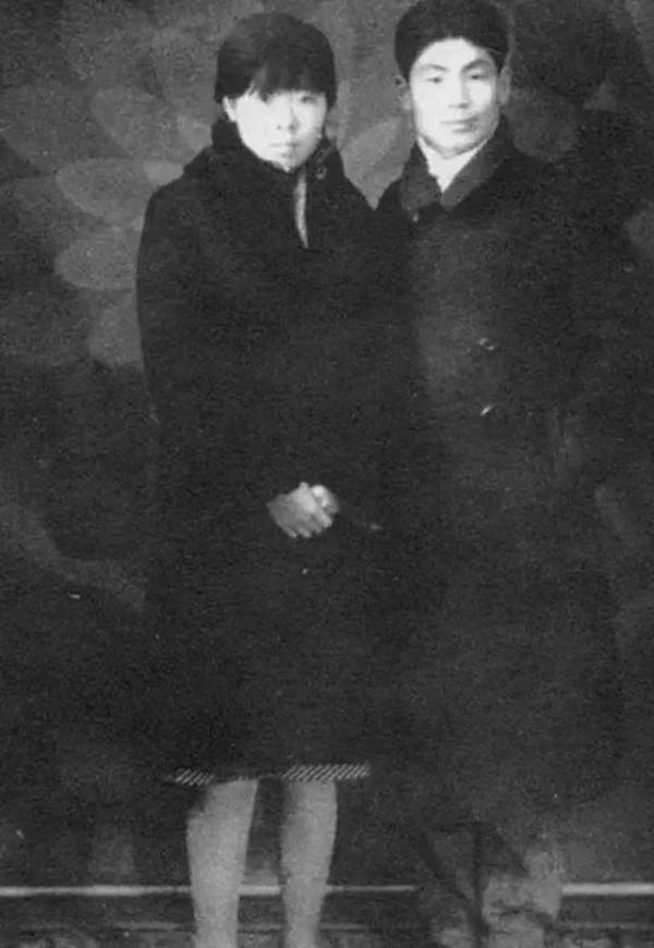 蕭紅逝世後，許廣平寫過兩篇追憶文章，卻隱約透露出不耐煩和醋意