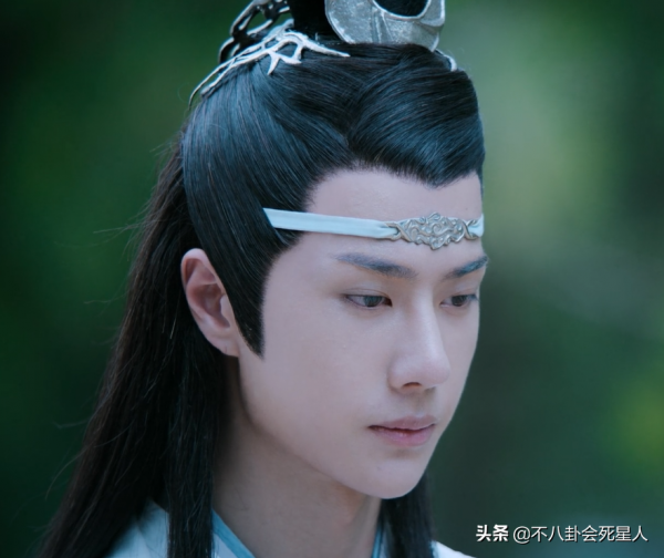 男星臉腫太可怕！顏值下滑十倍，王一博、鹿晗、李易峰紛紛中招