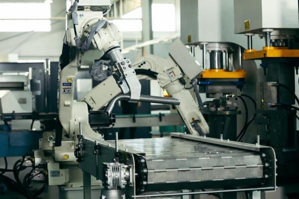 續航百公里，品質保6年！綠源液冷超續航電動車的底氣在這