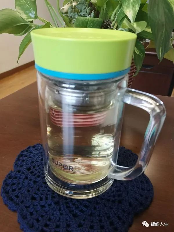 用編織給生活增添一點精緻，實用鉤針杯墊鍋墊（有編織圖解）