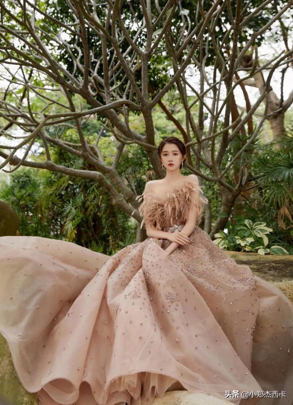 看完女明星們的金雞獎紅毯生圖，我的容貌焦慮好多了…