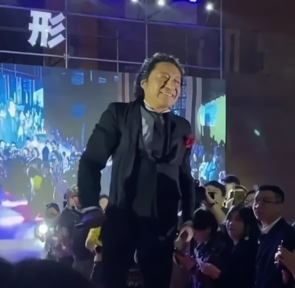 曾經的那些男神們，是“變臉”可怕，還是突然“發福”更可怕？