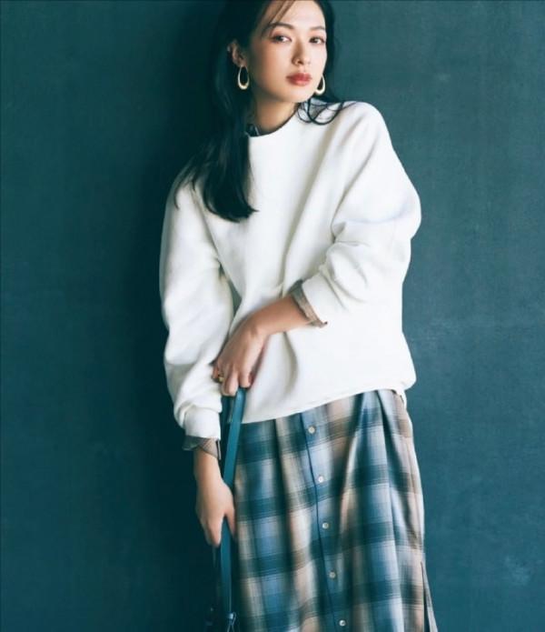 入秋一定要穿得毛衣搭配，原來穿對了這麼美，照著穿就對了