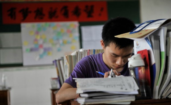 為什麼到了高中，城裡的學生沒有農村學生的後勁足？老師道出實情