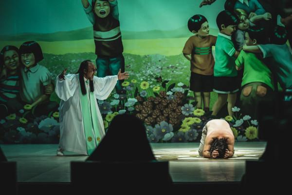 《地獄公使》看到結尾才明白，原來是“皇上翻牌子”