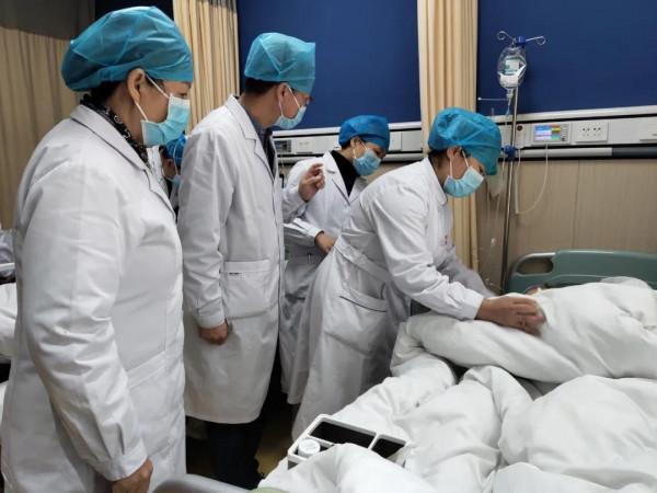 血糖71.5!糖尿病高滲昏迷老人平安出院,2米長感謝信訴說救命恩 血糖71.5!糖尿病高滲昏迷老人平安出院,2米長感謝信訴說救命恩