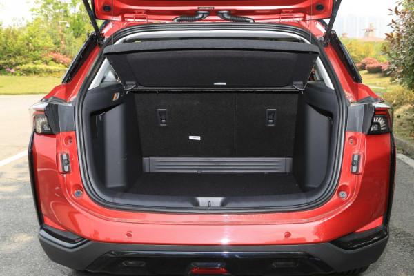 與標緻2008同平臺！頂配才10萬出頭的風神奕炫GS開起來怎麼樣？