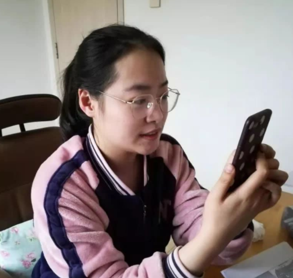 23歲女幼師胃病3年，後查出胃癌離世，醫生：其實身體早有提示