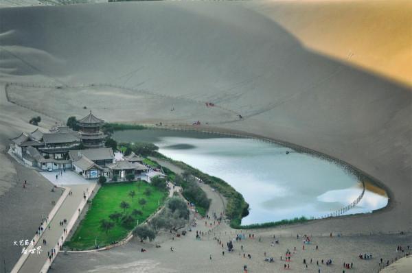 月牙泉是天的鏡子、沙漠的眼,你去過了嗎?它真的要乾枯了嗎? 月牙泉是天的鏡子、沙漠的眼,你去過了嗎?它真的要乾枯了嗎?