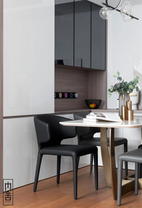 15w實現125㎡精裝房的完美蛻變,靜謐悠然、秋意正濃 15w實現125㎡精裝房的完美蛻變,靜謐悠然、秋意正濃