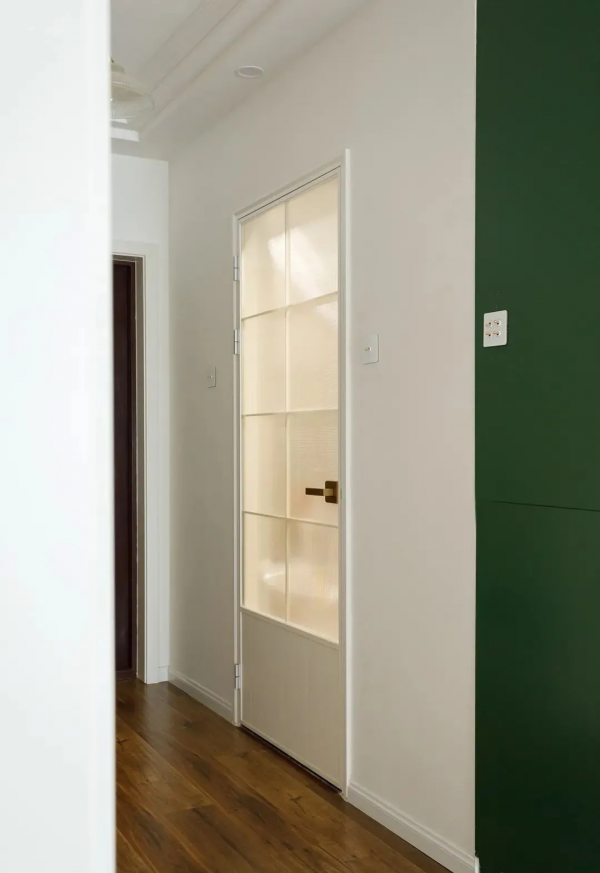 北京80㎡兩居室,復古綠、石膏線、烏雲桌布…打造濃郁美式風婚房 北京80㎡兩居室,復古綠、石膏線、烏雲桌布…打造濃郁美式風婚房