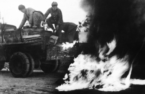 抗美援朝,英國賣給中國的物資如何運到大陸的?感謝霍英東先生 抗美援朝,英國賣給中國的物資如何運到大陸的?感謝霍英東先生