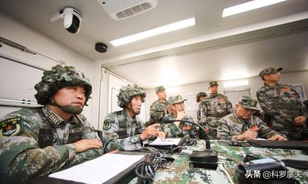 假如戰爭爆發，經常上電視的軍事專家們，能直接指揮軍隊作戰嗎？