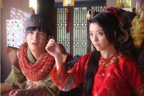 人間清醒大張偉：堅持和隊友對半分賬，拒絕黃小蕾，只寵胖媳婦兒