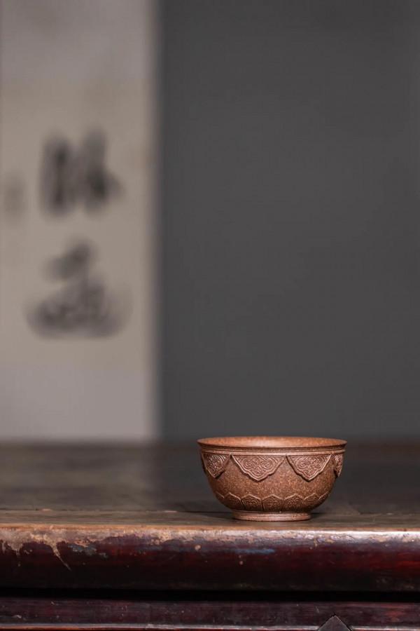 【披肩蓮花杯】