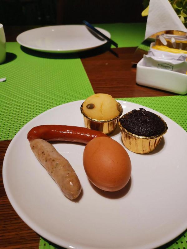 希爾頓的早餐很給力,還是喜歡牛雜麵配咖啡 希爾頓的早餐很給力,還是喜歡牛雜麵配咖啡