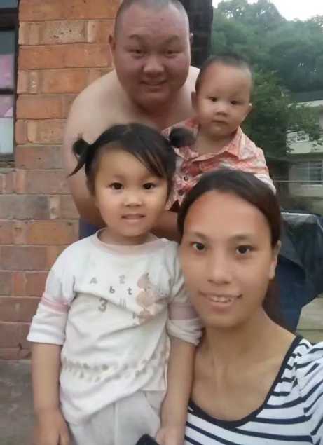 34歲湖南女子，為替丈夫還債辭去教師工作，獨闖上海4年賺80萬