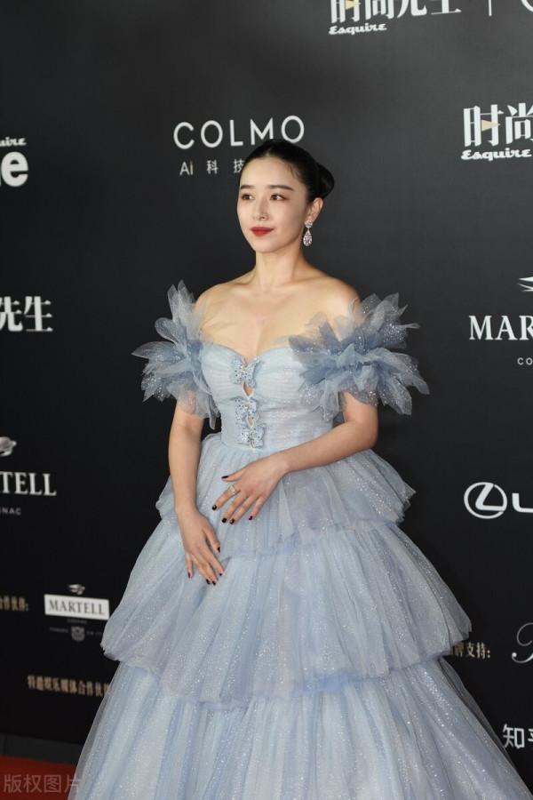 闞清子，花蝴蝶般，真好看