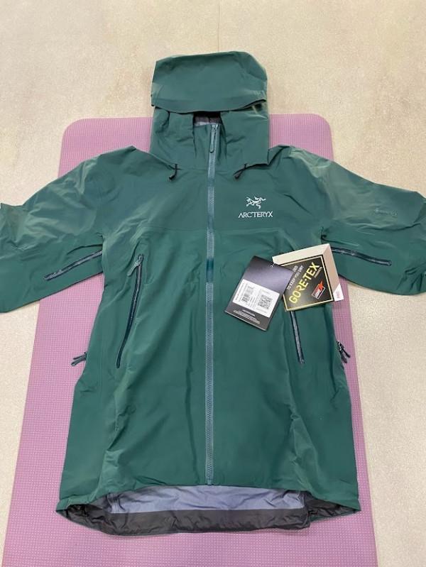 Arc’teyx始祖鳥衝鋒衣為啥可以防水透氣？比你想象的功能更強大