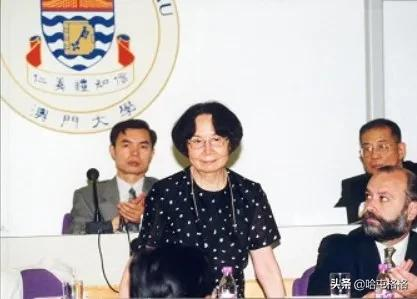 96歲的葉嘉瑩先生帶給我們的，不僅僅是詩詞和3568萬捐贈