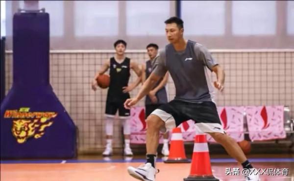 擁有八大國手的廣東宏遠男籃,新賽季能奪取隊史第12冠嗎? 擁有八大國手的廣東宏遠男籃,新賽季能奪取隊史第12冠嗎?