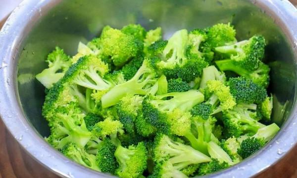 冬天，大魚大肉吃膩了，教你4道素菜做法，清淡營養又健康