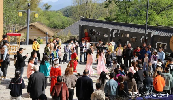 國慶第二天 固始西九華山景區安全有序,文明規範 國慶第二天 固始西九華山景區安全有序,文明規範