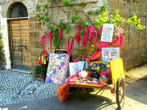 能聽到女巫唱歌的古鎮?地上地下兩種風貌的卡爾卡塔Calcata鎮 能聽到女巫唱歌的古鎮?地上地下兩種風貌的卡爾卡塔Calcata鎮