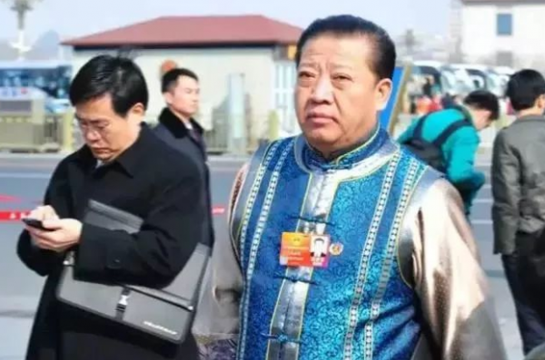 葵花葯業創始人關彥斌，因妻子的一句話，連捅妻子四刀