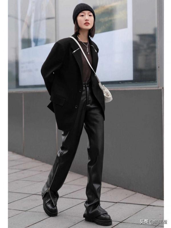 肉色打底褲怎麼穿才不土氣？試試這幾種搭配方式，優雅顯瘦又時髦