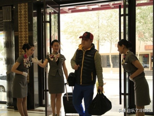 15年前，“何仙姑”只能為李詠砸金蛋，現與劉雯同爭維密舞臺