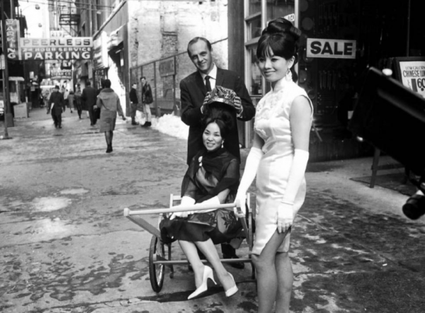 一位虛構的中國女英雄，被美國傳頌百年，至今還拿她吸引中國遊客