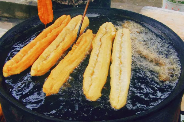 凌晨就開始喝早茶的小縣城,比廣東猛多了 凌晨就開始喝早茶的小縣城,比廣東猛多了