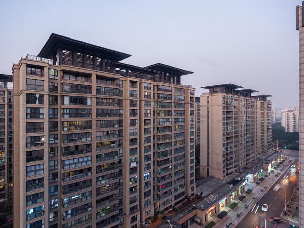 從1&period;8萬跌到9千，房子依舊賣不掉！業主崩潰：只要還房貸，免費送