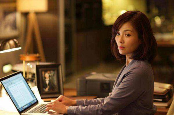 10位“流水線”女星，演技拉胯、套路化嚴重，轉型困難卻頻頻霸屏