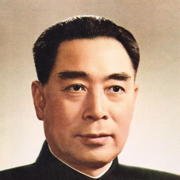 郭沫若摘下手錶，給毛澤東戴上，毛澤東一戴就是三十年，這是為何