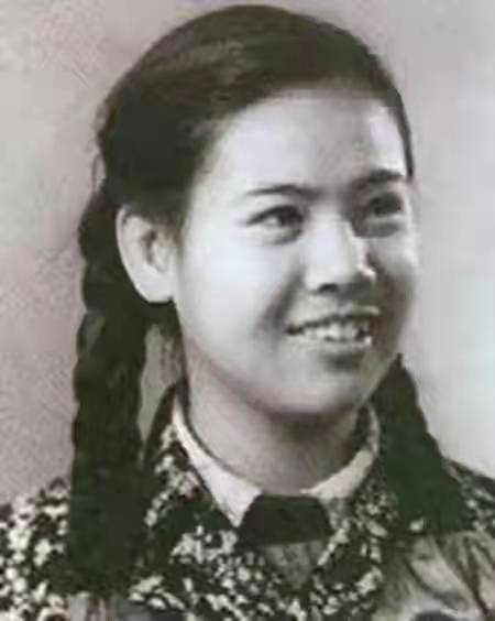 邵華：毛澤東兒媳，為他生下唯一孫子，病床前叮囑兒子向汶川捐款