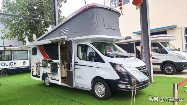 車高不到2.3米，小身材大空間，可升頂可拓展，齊星全順小C型房車