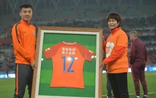 山東泰山隊史上10大球星拿第一冠，鄭智次年如願，蒿俊閔11年無冠